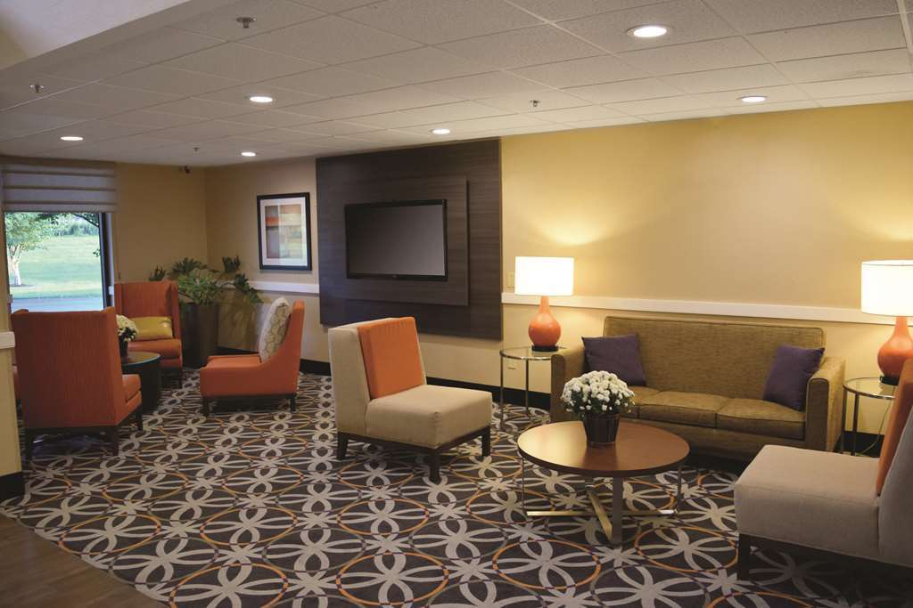 La Quinta By Wyndham Mechanicsburg - Harrisburg Hotel Interior photo