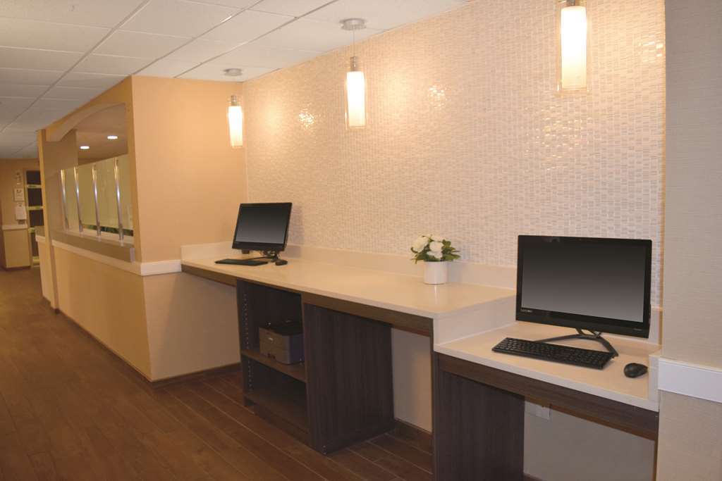 La Quinta By Wyndham Mechanicsburg - Harrisburg Hotel Facilities photo